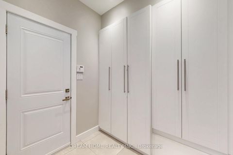 Photo 16 at 47 Venetian Crescent, East Woodbridge, Vaughan