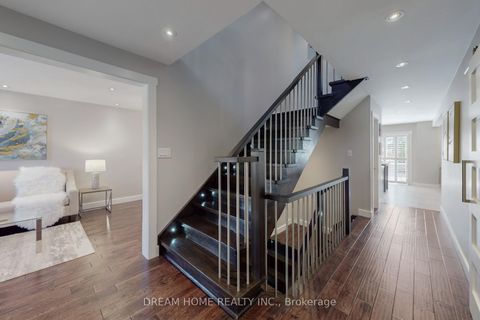 Photo 17 at 47 Venetian Crescent, East Woodbridge, Vaughan