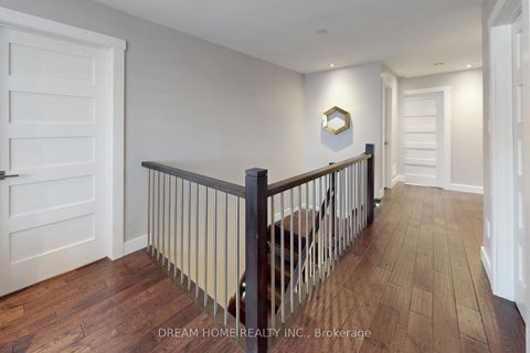 Photo 18 at 47 Venetian Crescent, East Woodbridge, Vaughan
