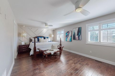Photo 19 at 47 Venetian Crescent, East Woodbridge, Vaughan