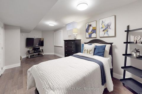 Photo 28 at 47 Venetian Crescent, East Woodbridge, Vaughan