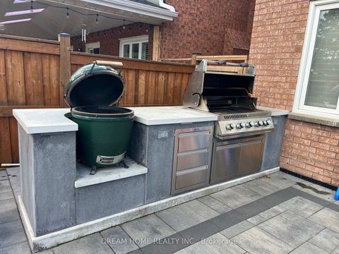 Photo 36 at 47 Venetian Crescent, East Woodbridge, Vaughan