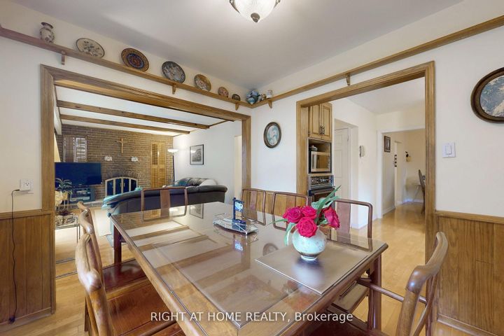 Photo 15 at 1924 Steepbank Crescent, Applewood, Mississauga