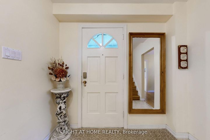 Photo 21 at 1924 Steepbank Crescent, Applewood, Mississauga