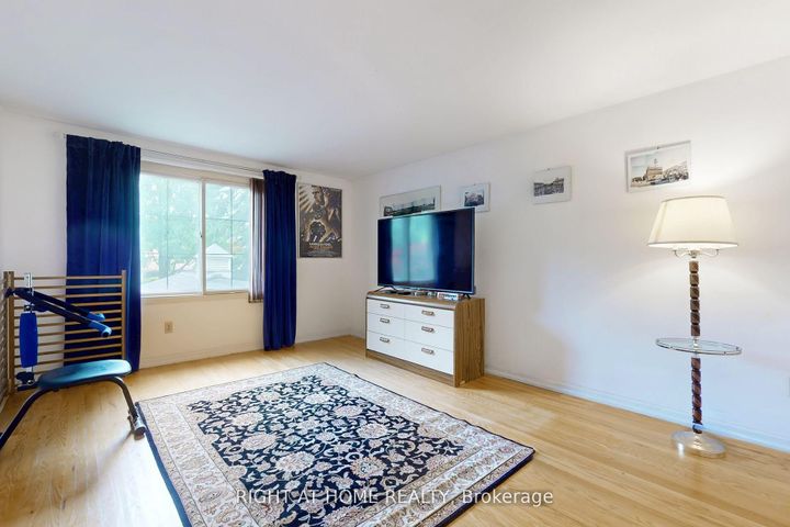 Photo 30 at 1924 Steepbank Crescent, Applewood, Mississauga