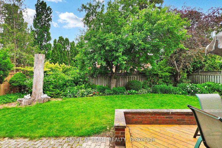 Photo 45 at 1924 Steepbank Crescent, Applewood, Mississauga