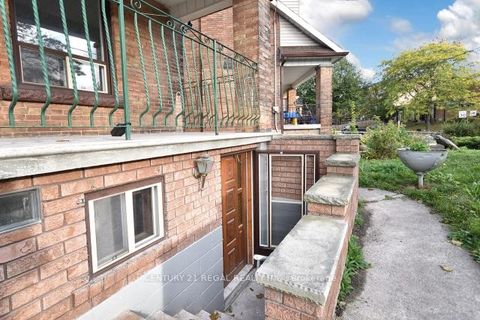 Photo 23 at 300 Montrose Avenue, Little Italy, Toronto