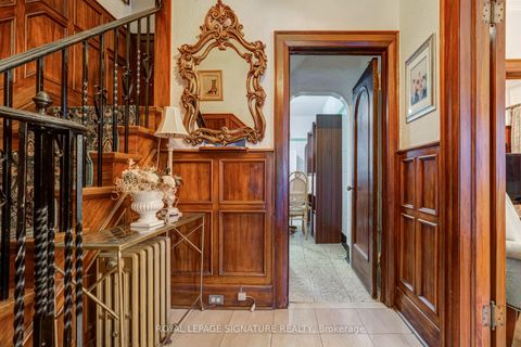 Photo 1 at 432 Crawford St Street, Little Italy, Toronto