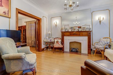 Photo 2 at 432 Crawford St Street, Little Italy, Toronto