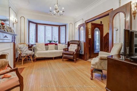 Photo 3 at 432 Crawford St Street, Little Italy, Toronto