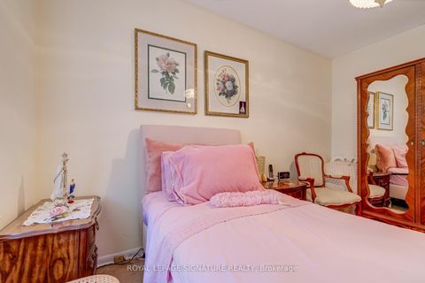 Photo 8 at 432 Crawford St Street, Little Italy, Toronto