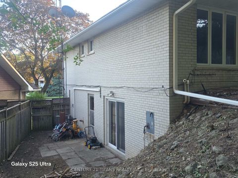 Photo 5 at 72 Felicity Drive, Woburn, Toronto