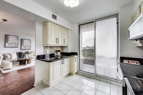 Photo 5 at 1610 - 256 Doris Avenue, Willowdale East, Toronto