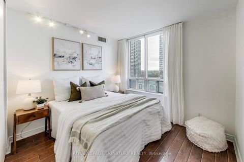 Photo 13 at 1610 - 256 Doris Avenue, Willowdale East, Toronto