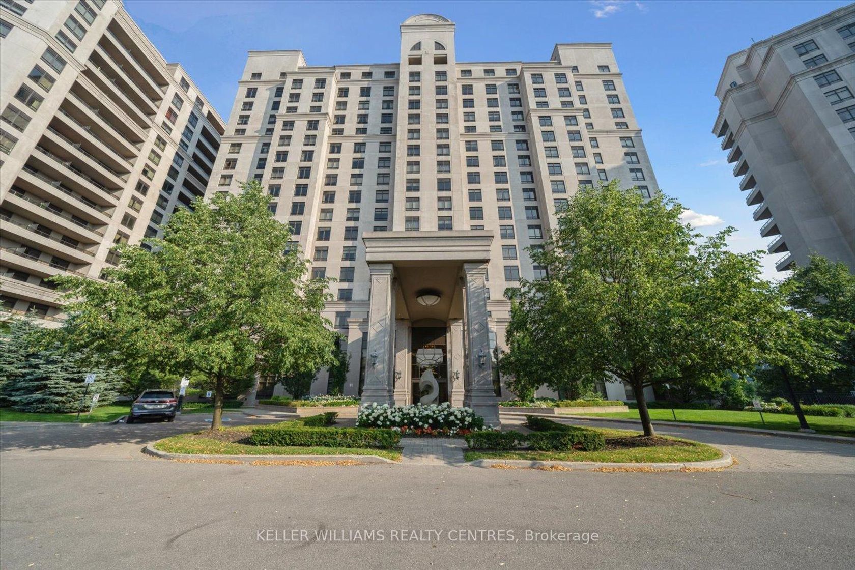 902 - 9245 Jane Street, Maple, Vaughan 