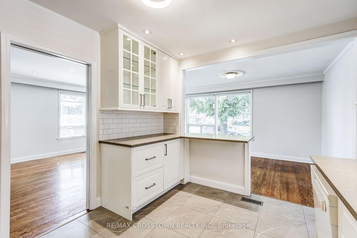 Photo 17 at 38 Dignam Court, Bendale, Toronto