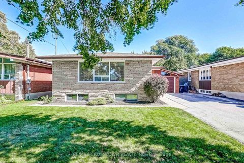 Photo 1 at 38 Dignam Court, Bendale, Toronto