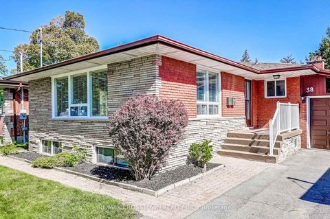 Photo 3 at 38 Dignam Court, Bendale, Toronto