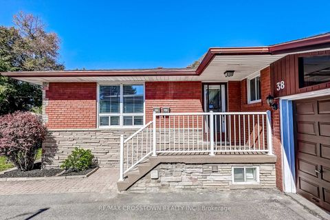 Photo 4 at 38 Dignam Court, Bendale, Toronto