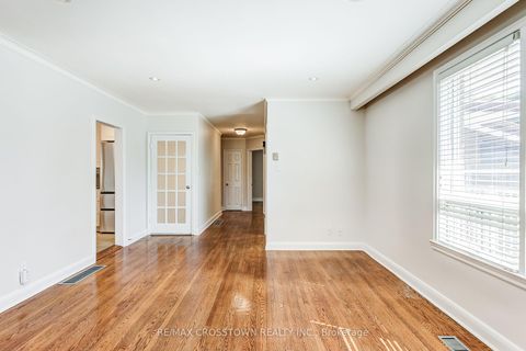 Photo 9 at 38 Dignam Court, Bendale, Toronto