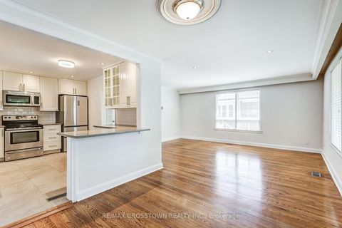 Photo 11 at 38 Dignam Court, Bendale, Toronto