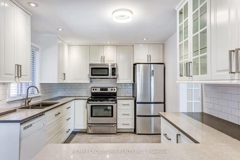 Photo 14 at 38 Dignam Court, Bendale, Toronto