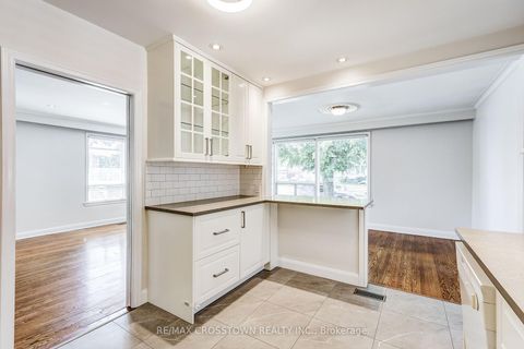Photo 17 at 38 Dignam Court, Bendale, Toronto