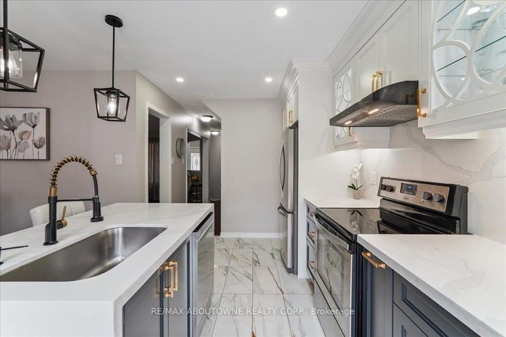 Photo 6 at 248 Albright Road, Fletcher's Creek Village, Brampton