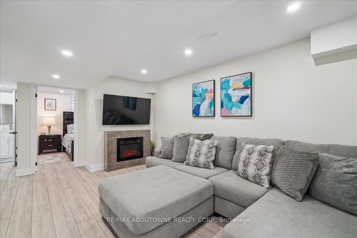 Photo 18 at 248 Albright Road, Fletcher's Creek Village, Brampton