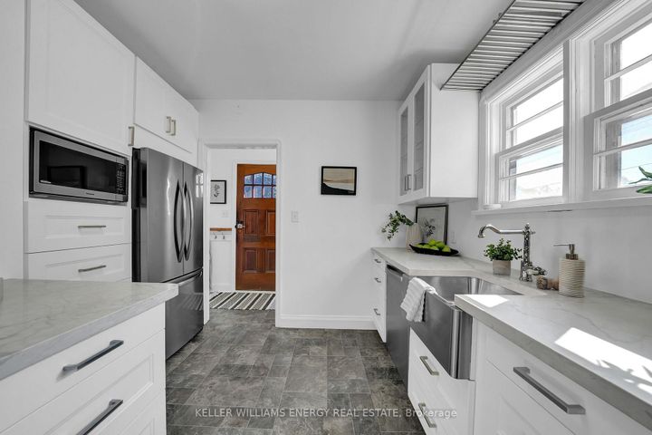 Photo 5 at 182 Stacey Avenue, Central, Oshawa