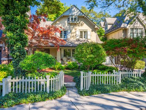 Photo 1 at 11 Cortleigh Crescent, Lawrence Park South, Toronto