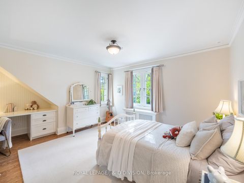 Photo 22 at 11 Cortleigh Crescent, Lawrence Park South, Toronto