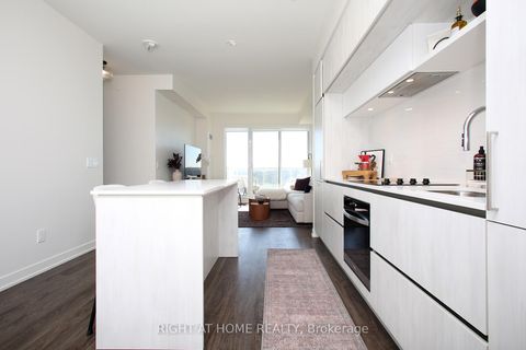 Photo 5 at 513 - 6 David Eyer Road, Rural Richmond Hill, Richmond Hill