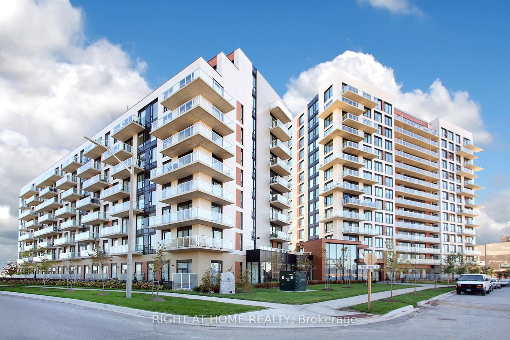 513 - 6 David Eyer Road, Rural Richmond Hill, Richmond Hill 