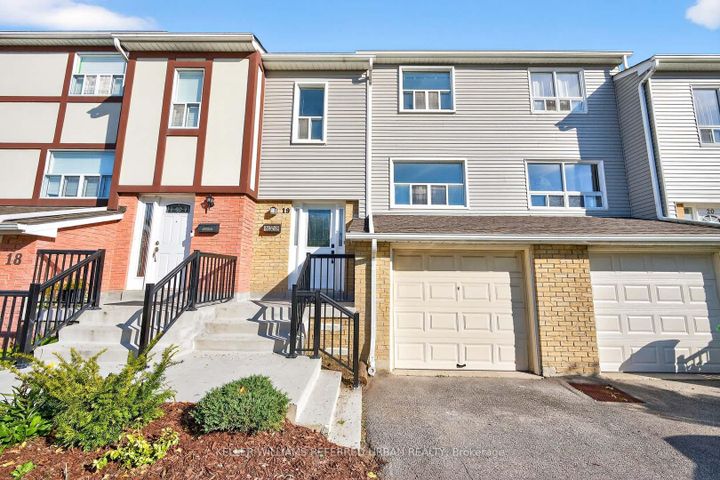 Photo 0 at 19 - 1050 Shawnmarr Road, Port Credit, Mississauga