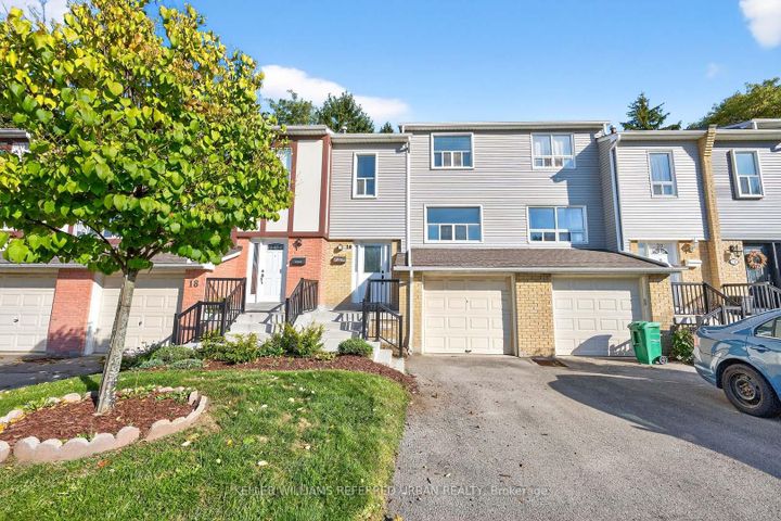 Photo 1 at 19 - 1050 Shawnmarr Road, Port Credit, Mississauga