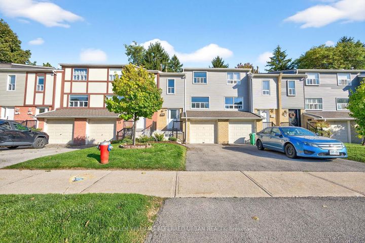 Photo 2 at 19 - 1050 Shawnmarr Road, Port Credit, Mississauga