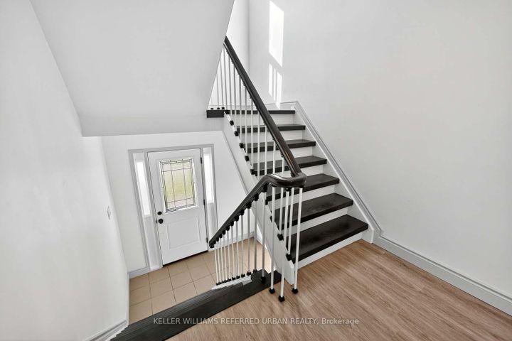 Photo 3 at 19 - 1050 Shawnmarr Road, Port Credit, Mississauga