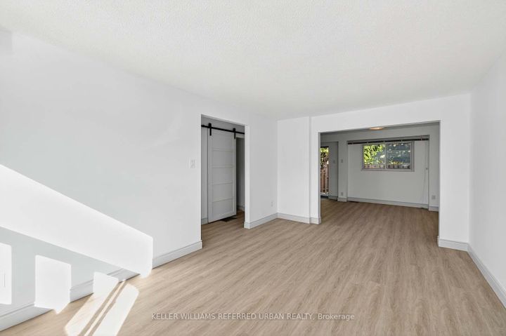 Photo 6 at 19 - 1050 Shawnmarr Road, Port Credit, Mississauga