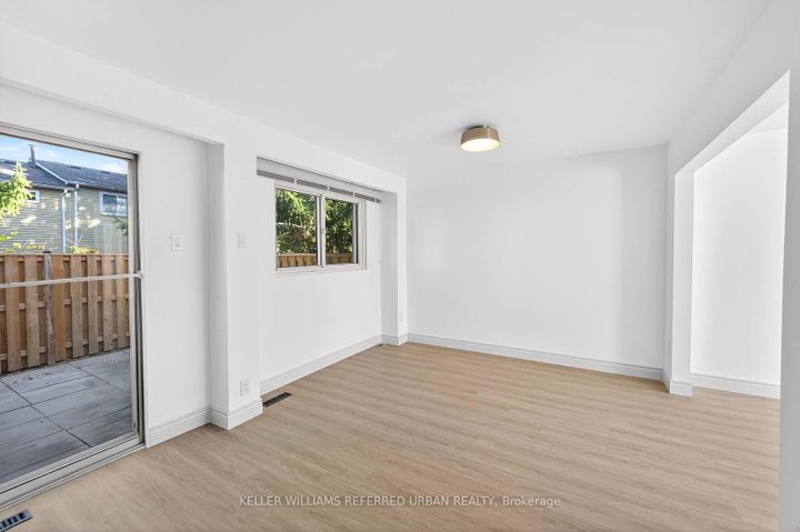 Photo 10 at 19 - 1050 Shawnmarr Road, Port Credit, Mississauga