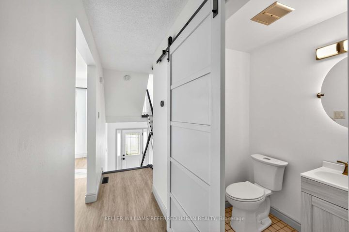 Photo 14 at 19 - 1050 Shawnmarr Road, Port Credit, Mississauga