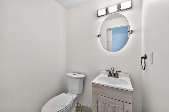 Photo 15 at 19 - 1050 Shawnmarr Road, Port Credit, Mississauga