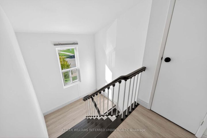 Photo 17 at 19 - 1050 Shawnmarr Road, Port Credit, Mississauga