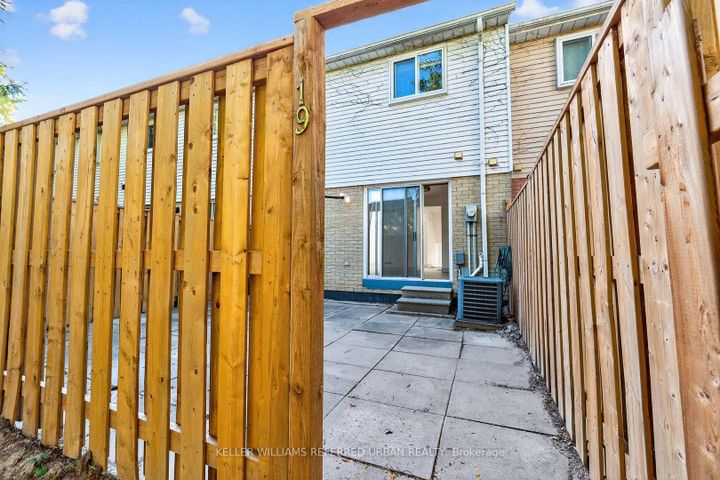 Photo 34 at 19 - 1050 Shawnmarr Road, Port Credit, Mississauga