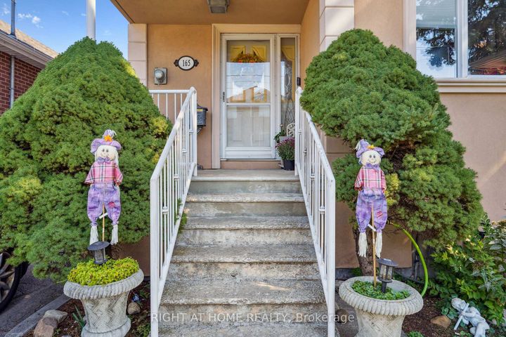 Photo 2 at 165 Locksley Avenue, Belgravia, Toronto