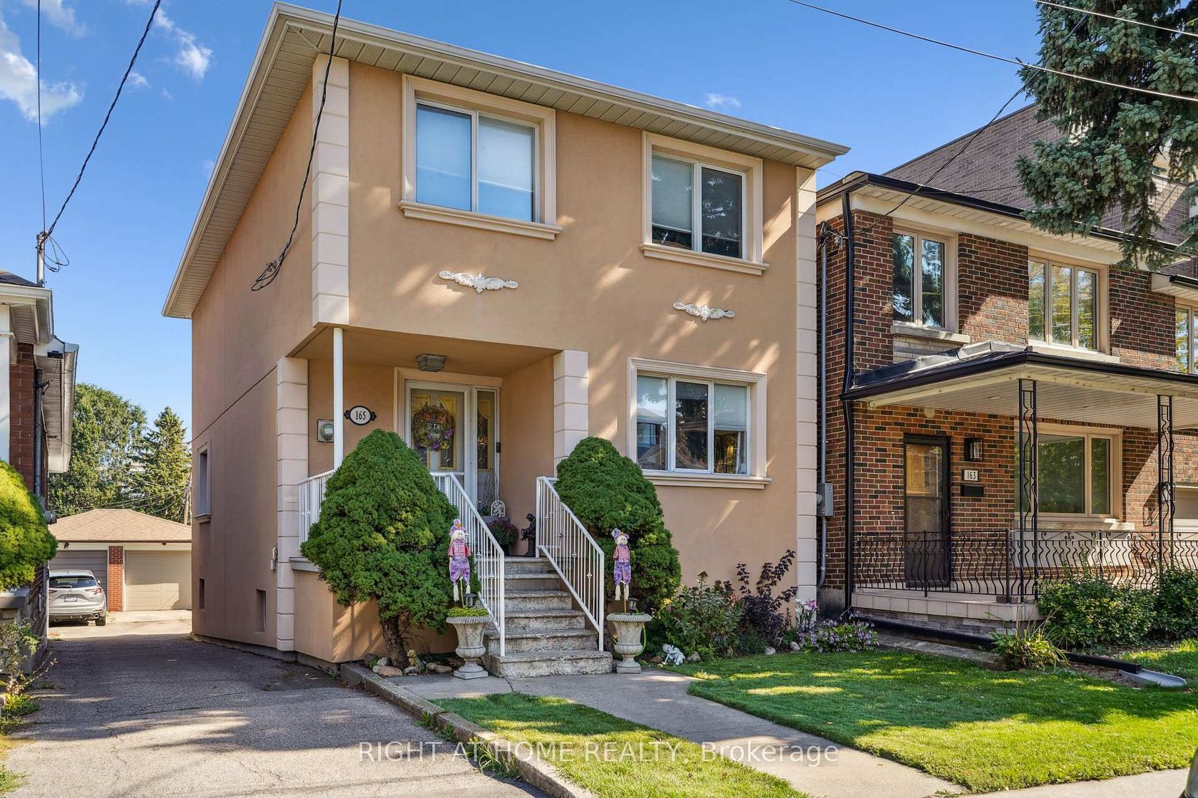 135 Locksley Avenue, Belgravia, Toronto 