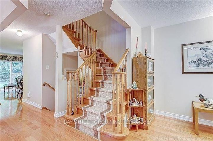 Photo 7 at 2870 Westbury Court, Central Erin Mills, Mississauga