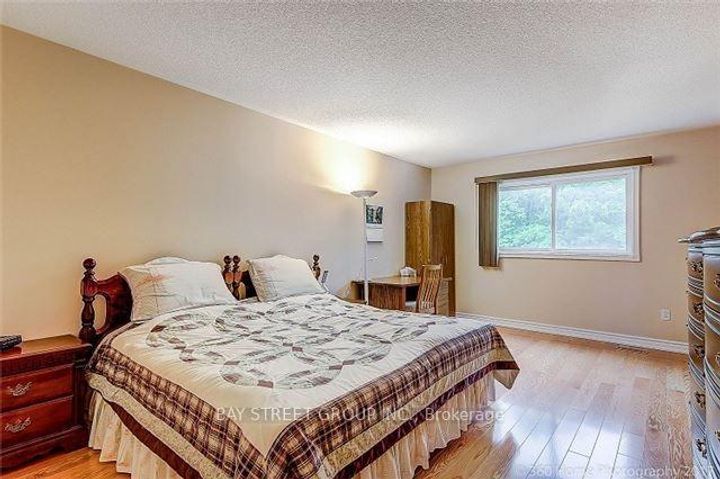 Photo 8 at 2870 Westbury Court, Central Erin Mills, Mississauga