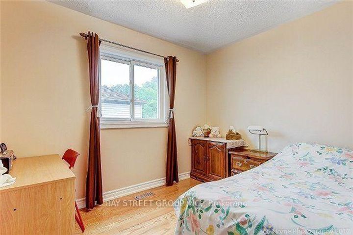 Photo 10 at 2870 Westbury Court, Central Erin Mills, Mississauga