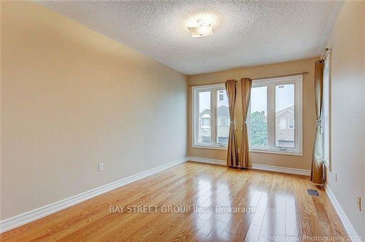 Photo 12 at 2870 Westbury Court, Central Erin Mills, Mississauga